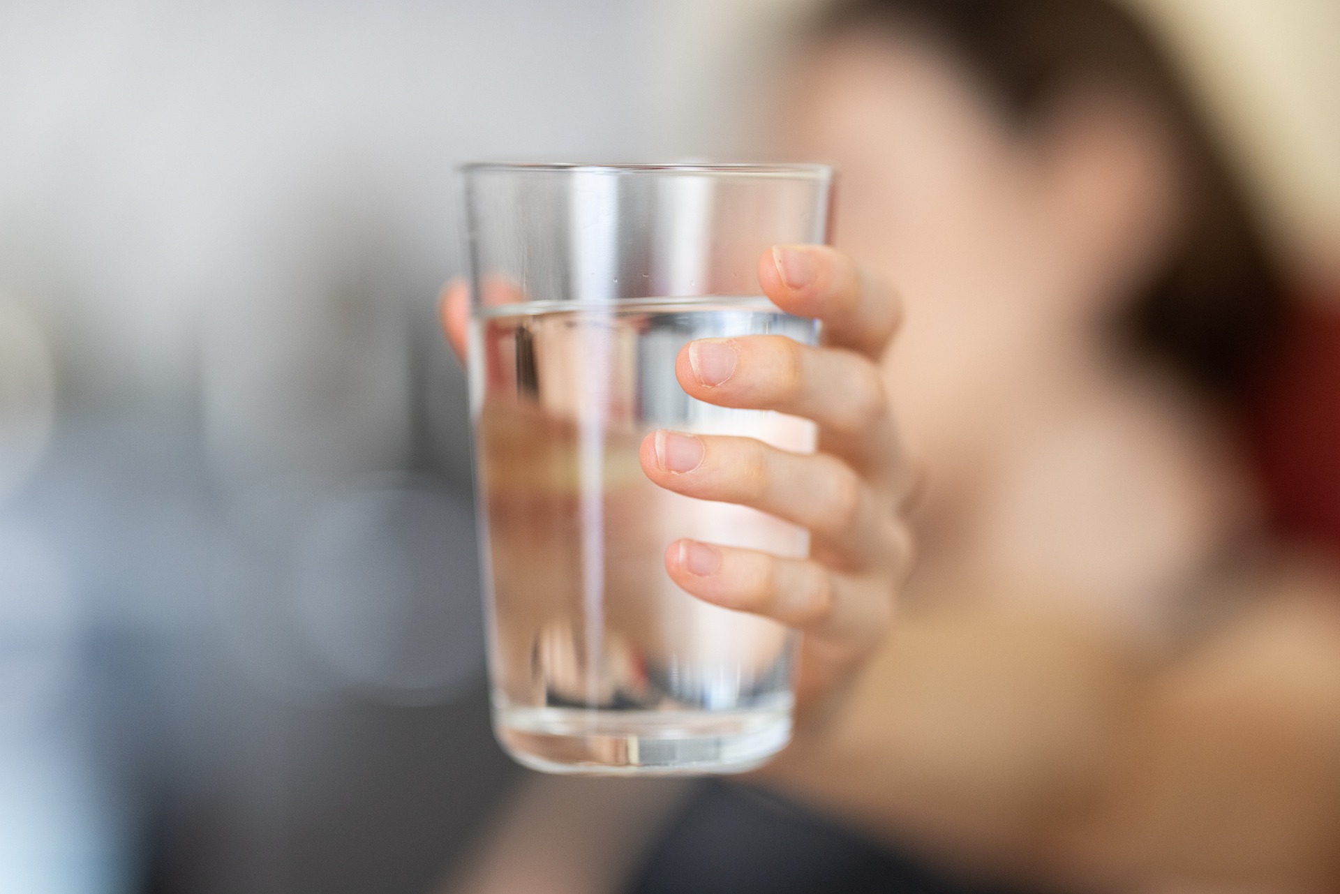 glass-6373356_1920
